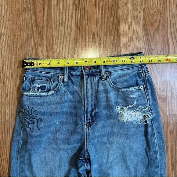 American Eagle AE X Keith Haring RARE Distressed Ripped MOM Jeans Light Wash 0 - Picture 8 of 13